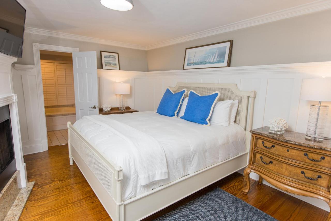 The Burrus House Inn Waterfront Suites Manteo Extérieur photo