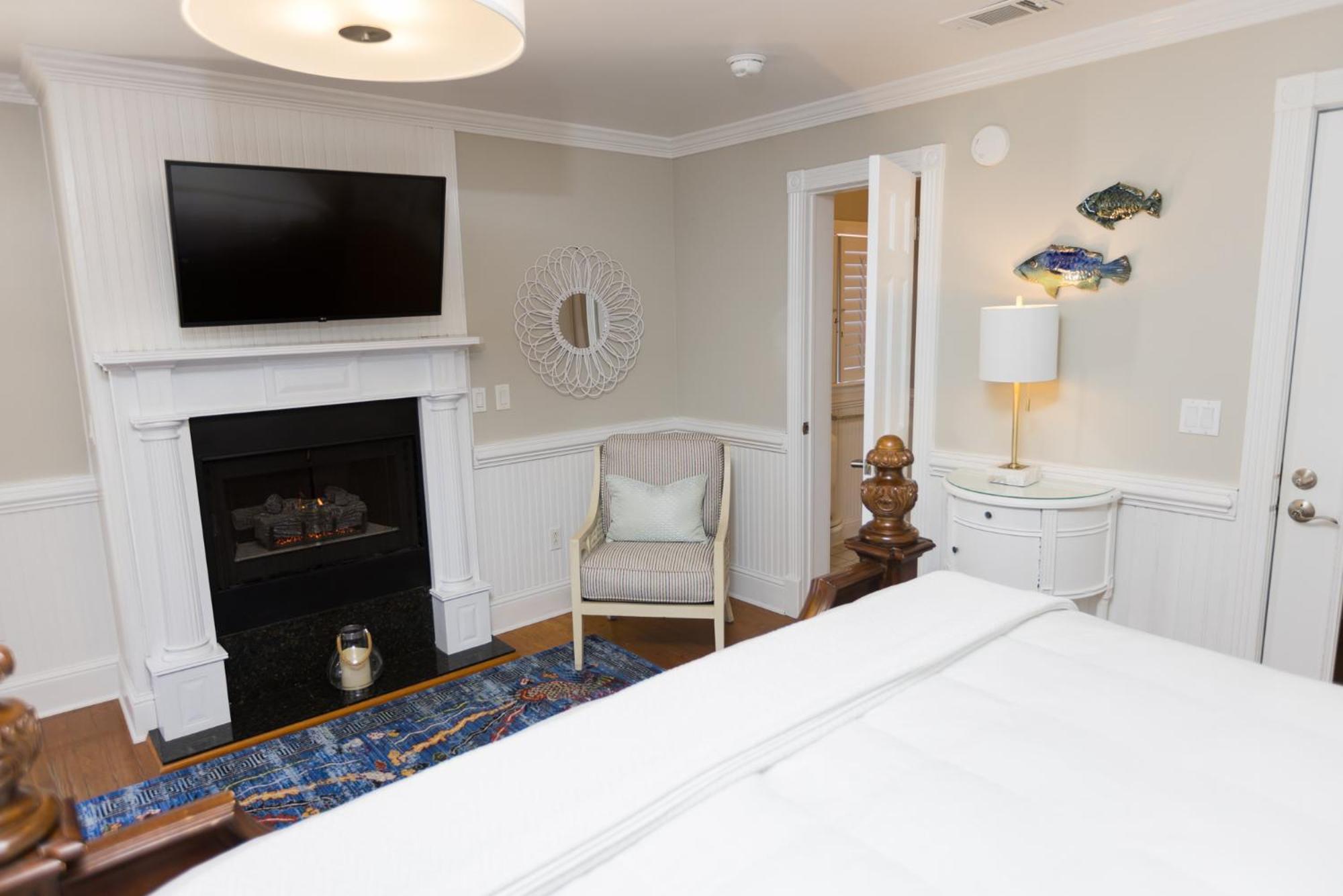 The Burrus House Inn Waterfront Suites Manteo Chambre photo